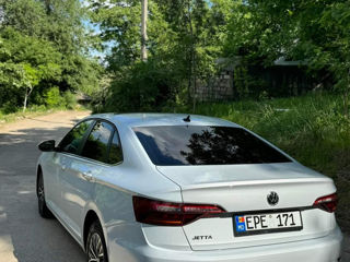 Volkswagen Jetta foto 1