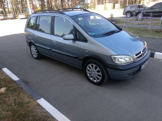 Opel Zafira foto 1