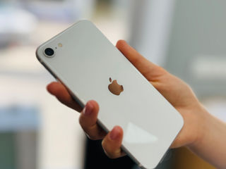 iPhone SE 2020 64 GB de la 146 lei/lună! Ca nou! foto 2