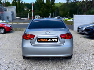 Hyundai Elantra foto 6