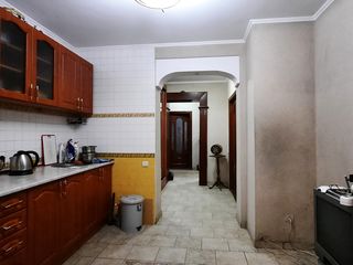 Ofer in chirie apartament 4odai la str Titulescu,dispune de autonoma,este liber foto 10
