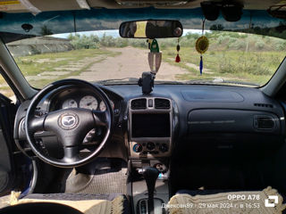 Mazda 323 foto 4