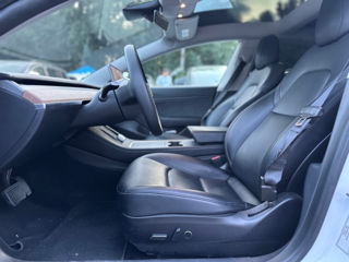 Tesla Model 3 foto 7