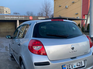 Renault Clio foto 4