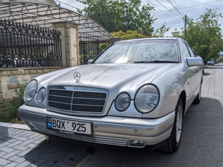 Mercedes E-Class foto 2