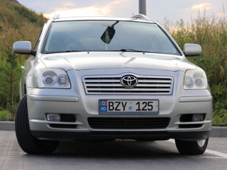 Toyota Avensis foto 9