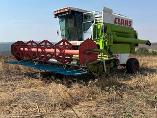 Vând combină Claas Commandor 228