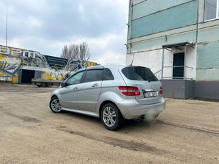 Mercedes B-Class foto 3