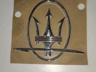 Оригинальная эмблема трезубца Maserati Gran Turismo Tridente, хром, 89095500. foto 1