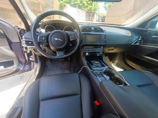 Jaguar XE foto 3