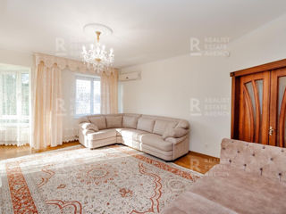 Apartament cu 3 camere, 120 m², Centru, Chișinău foto 2