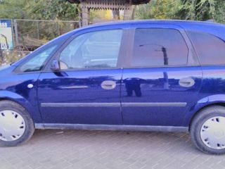 Opel Zafira foto 1