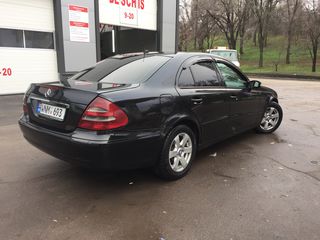 Mercedes E Class foto 2