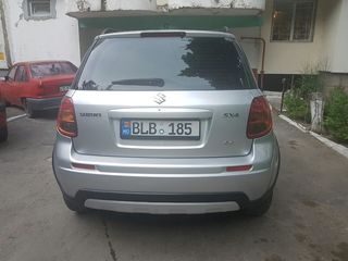 Suzuki SX4 foto 8