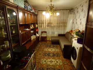 Apartament cu 3 odai in centrul or.Florești ! foto 1