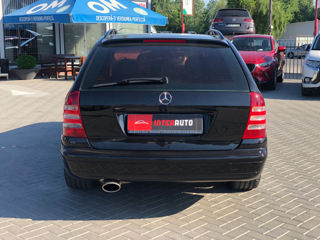 Mercedes C-Class foto 8