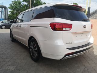 KIA Carnival foto 8