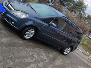 Opel Zafira foto 2