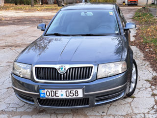 Skoda Superb foto 2