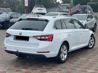 Skoda Superb foto 4