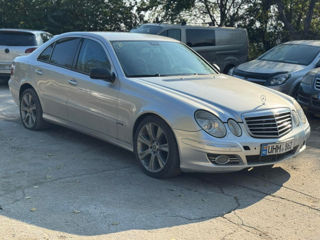 Mercedes E-Class foto 2