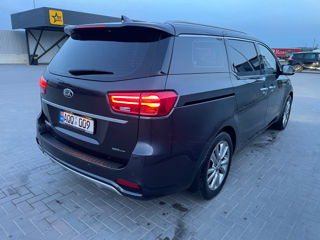 KIA Carnival foto 3