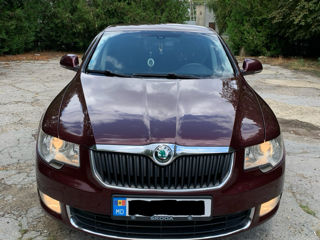 Skoda Superb foto 1