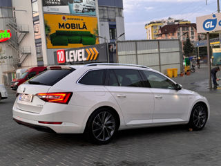 Skoda Superb foto 3