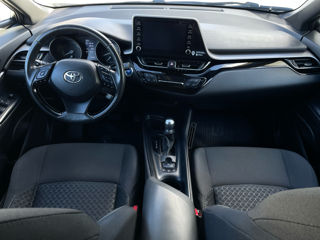 Toyota C-HR foto 9