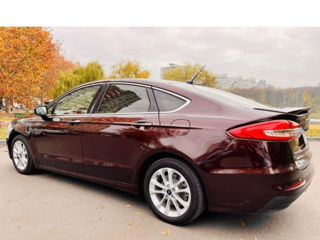 Ford Fusion фото 4