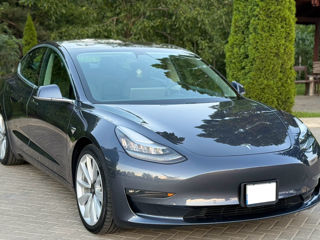 Tesla Model 3 foto 3