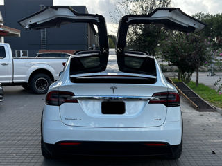 Tesla Model X foto 7