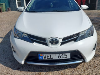 Toyota Auris foto 1