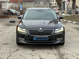 Skoda Superb foto 2