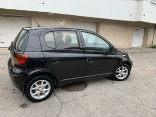 Toyota Yaris foto 2