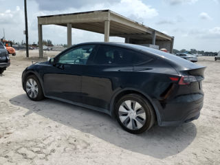 Tesla Model Y foto 7