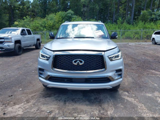 Infiniti QX80 foto 9