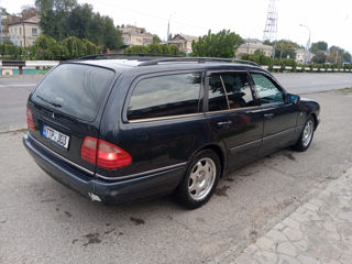 Mercedes E-Class Wagon