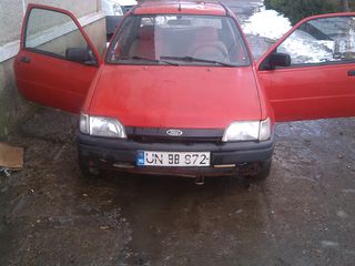 Ford Fiesta foto 1