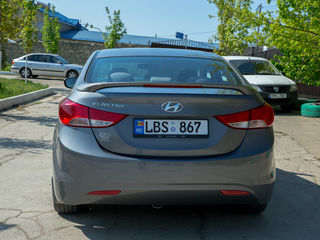 Hyundai Elantra foto 5