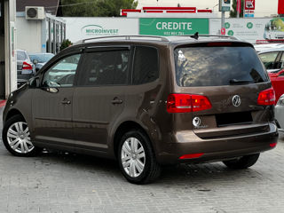 Volkswagen Touran foto 4