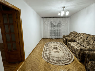 Apartament cu 4 camere, 90 m², Centru, Ungheni foto 2