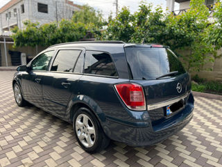 Opel Astra foto 1