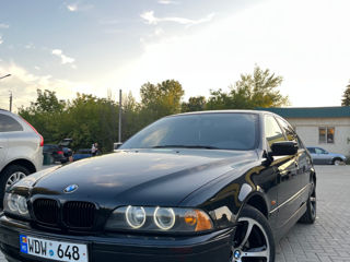 BMW 5 Series foto 1