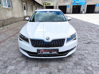 Skoda Superb foto 2