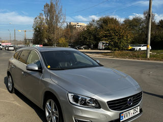 Volvo V60 foto 2