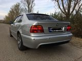 BMW 5 Series foto 3