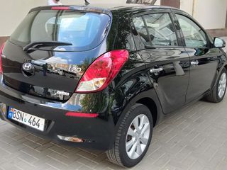 Hyundai i 20 foto 3