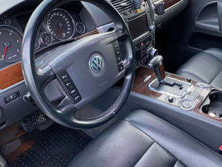 Volkswagen Touareg foto 8