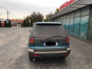 Ușă din spate la Mitsubishi șpais runer și mai sunt si piese